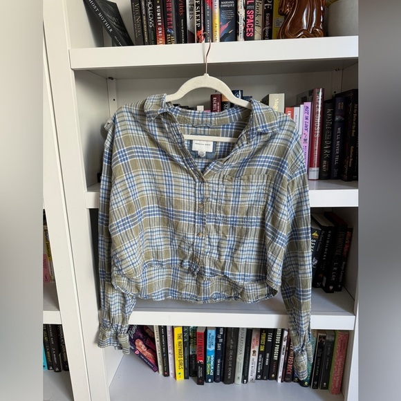 American Eagle Outfitters Tops - American Eagle blue green plaid flannel cropped long sleeve shirt top western